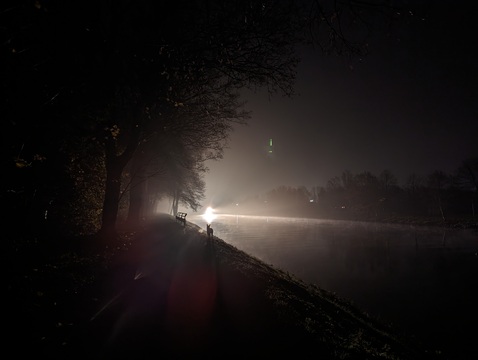 Nachts am Kanal